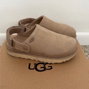 Women's UGG Goldenstar Clogs- Size 7.5w 
Color -Sand